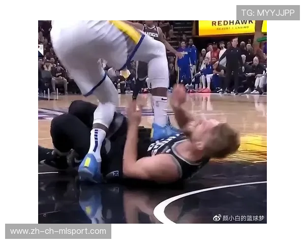 膝撞腹部，对手痛苦倒地