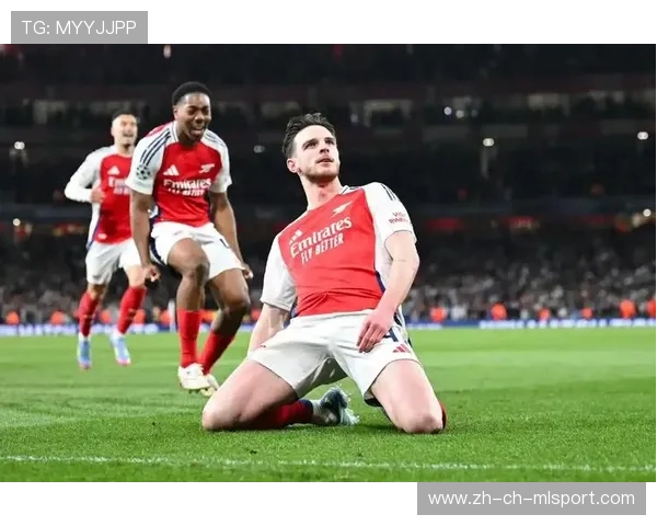 皇马补时制造任意球，直接攻门迫使扑救，皇马替补席