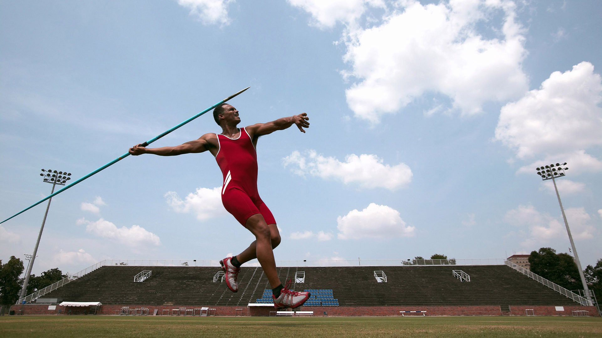 海地为贫困地区建体育设施，海地 扶贫